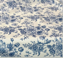 Load image into Gallery viewer, French Toile Tablecloths